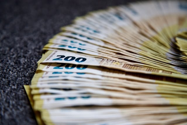 ¿Cómo ganar dinero fácil y rápido?